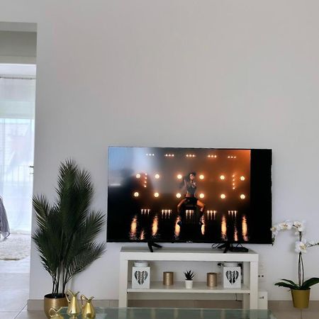 2 Bedrooms Luxury Apartment - Guillemins Λιέγη Εξωτερικό φωτογραφία