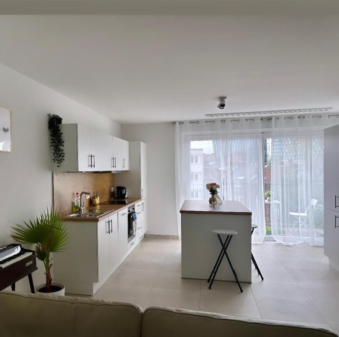 2 Bedrooms Luxury Apartment - Guillemins Λιέγη Εξωτερικό φωτογραφία